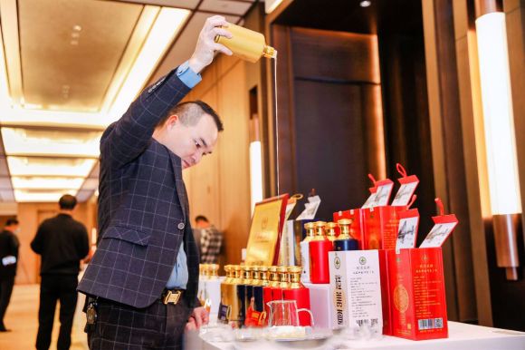 广西桂美贡酒业有限公司董事长唐瀚